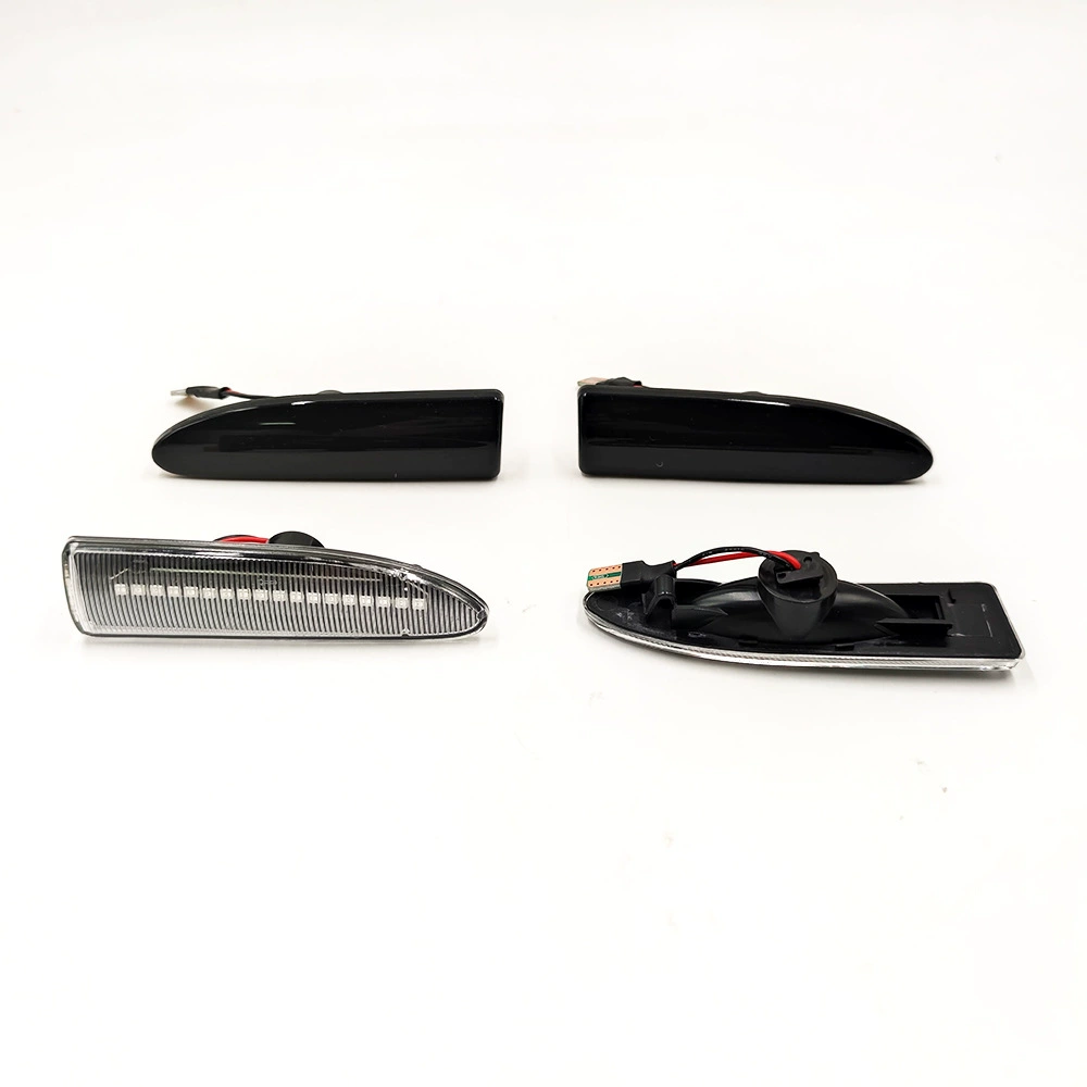 Suitable for Jaguar 2002-2009 X-TYPE Leaf Panel Light LED Live Dynamic Yellow Flowing Water Sideline