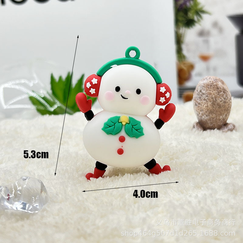 クリスマスの鍵は人形のペンダントを掛けます。サンタクロースの鍵は雪だるまを掛けます。|undefined