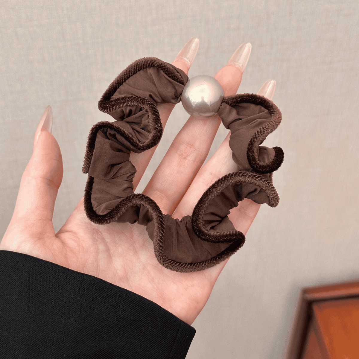 Tejido a mano perla intestino grueso anillo de cabello Ruyi temperamento de alta elasticidad cabeza de cola de caballo cuerdas de cabello adornamiento de cabello para mujeres
