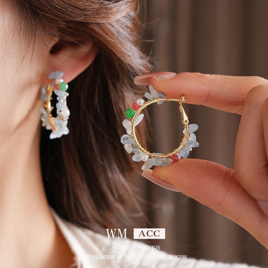 Pendientes redondos irregulares con aguja de plata Pendientes simples y fríos de moda Pendientes europeos y americanos de lujo ligero Pendientes de alta gama mujeres