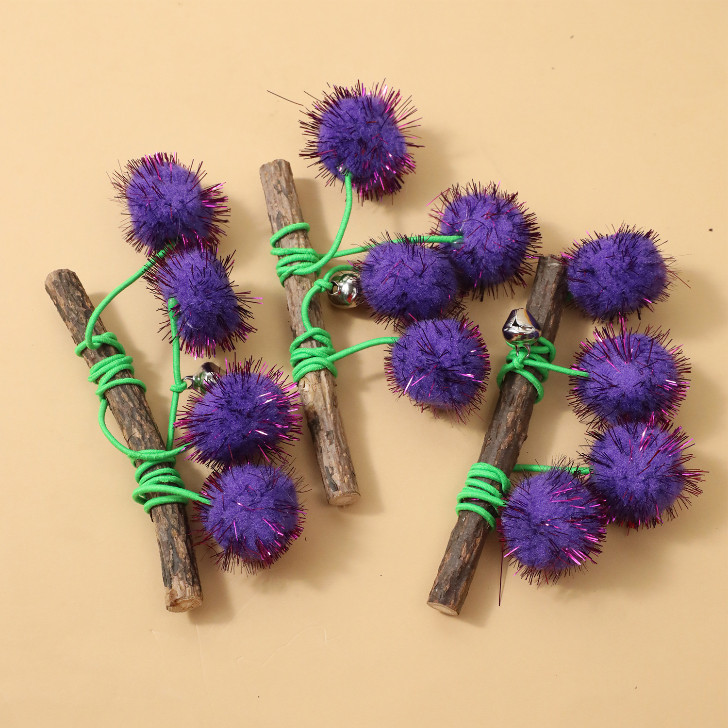 Cat Toys Spot Tarjeta colgante al por mayor Pipitao no puede comer uvas Bola de cebolla dorada Mutian Polygonum Stick Toys