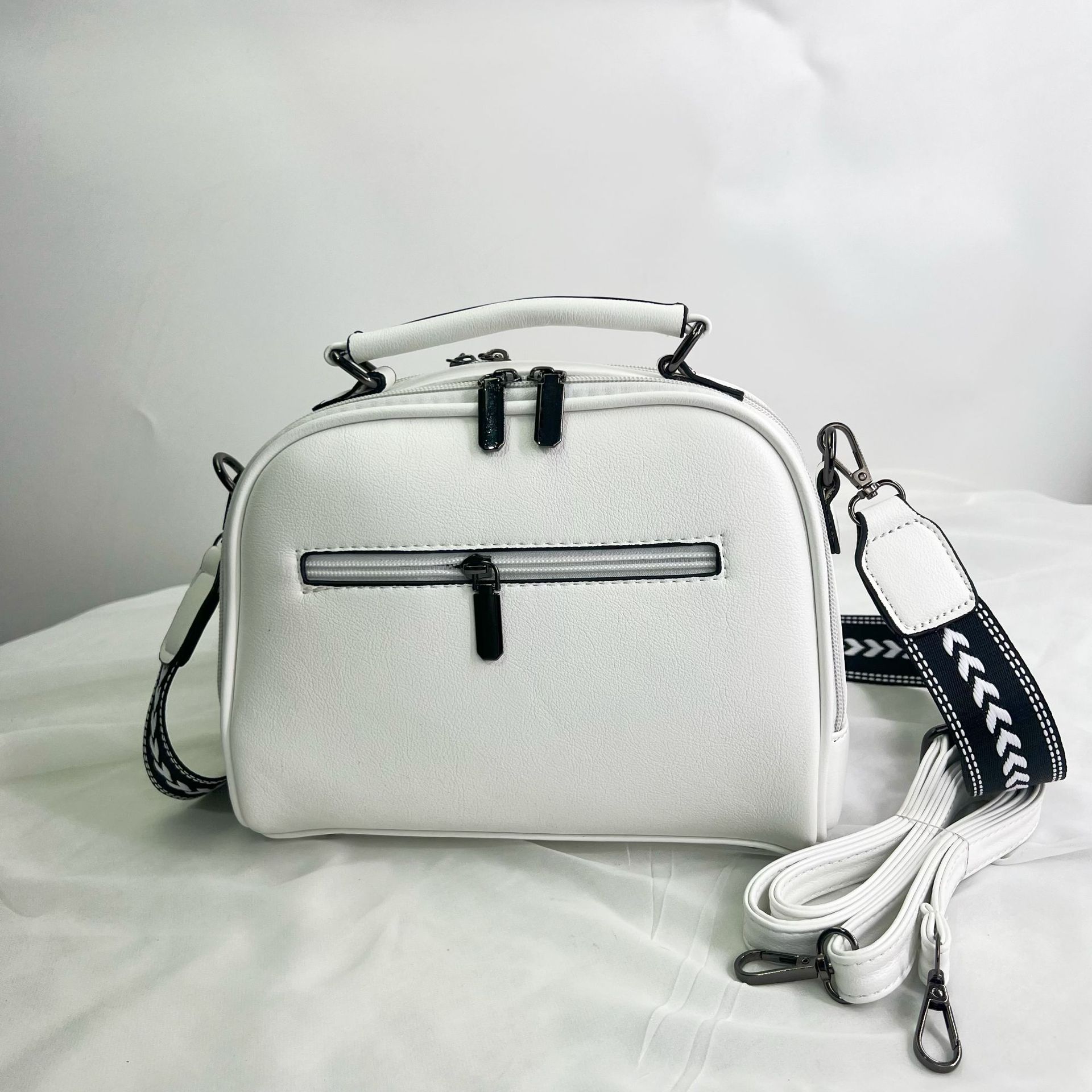 637g Weight Nylon Lining Material Zipper Closure Type Single Shoulder Strap Strap Type Saddle Bag Bags Type Street Occasion Pu Leather Material Solid Color Pattern All Seasons Season Women's Gender Classic Style Style Square Shape Medium Size Women's Medium Pu Leather Solid Color Classic Style Square Zipper Saddle Bag 10