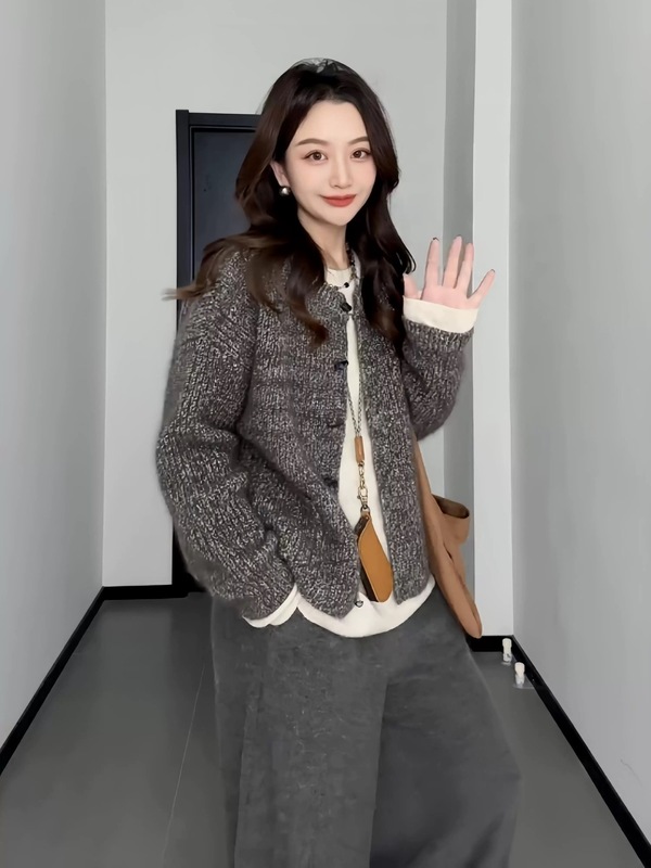 复古花线牛角扣慵懒风毛衣外套女2025新款宽松时尚chic针织开衫潮|undefined