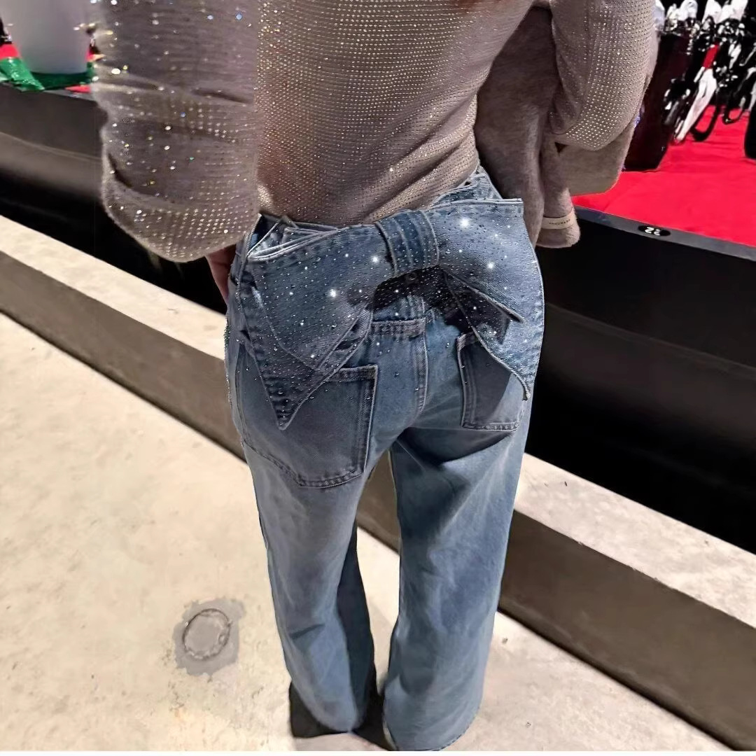 Damesjeans in retrostijl met afneembare strik en strass-sterretjes, losse pasvorm, casual broek voor de lente en herfst._voghion.com