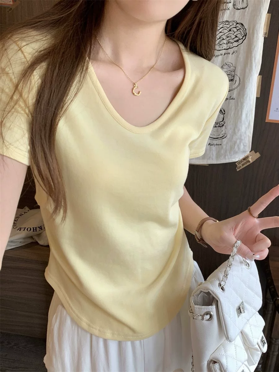 Женская футболка с короткими рукавами и v-образным вырезом кремово-желтого цвета, новинка лета 2025 года, элегантный плиссированный дизайн ярких цветов, топ для похудения