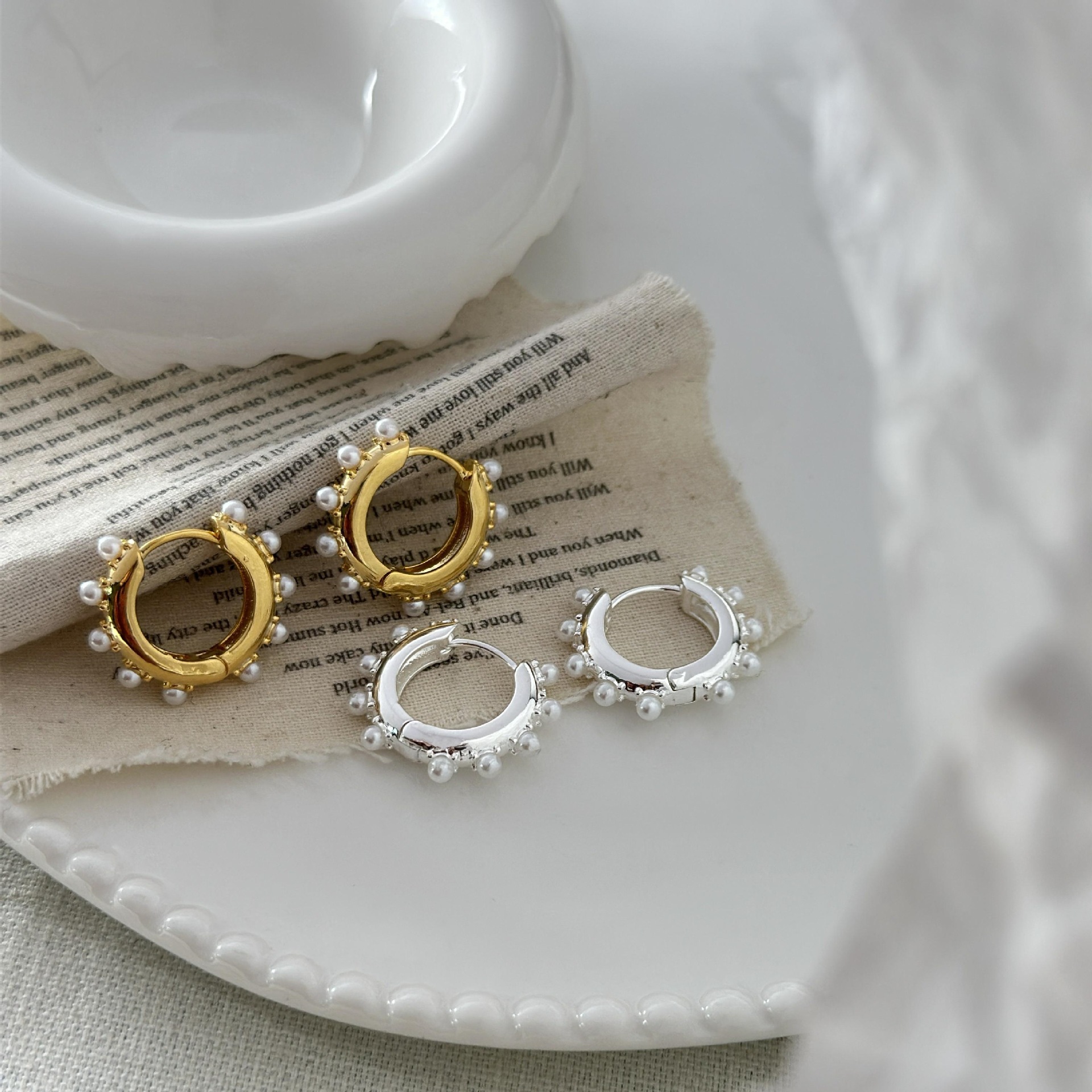 Chanel Style Pearl Ear Ring Ear Buckle Women's Niche Retro Simple Elegant All-match Fashion Commuter High-end Ear Accessories Women