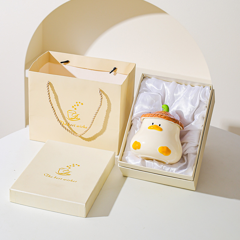 Creativo lindo pato cerámica taza acompañante regalo de alto valor de la cara de la personalidad de taza de café de dibujos animados taza roja alta red