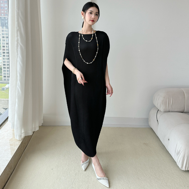 Foreign Trade Pleated Dress for Women, 2024 Summer New Casual Solid Color Round Neck Fashionable High-End Apple Dress