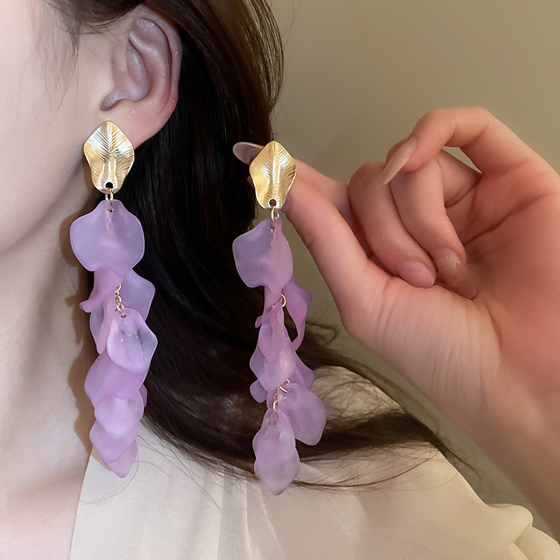 29 # Aguja de plata-oro-púrpura