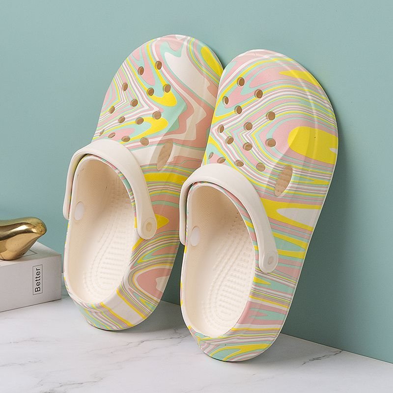 Summer New Style Women's Clogs with Height Increase, Soft Sole Trendy Slippers for Home and Outdoor Wear, Thick-Soled Closed-Toe Sandals, Non-Slip Beach Shoes