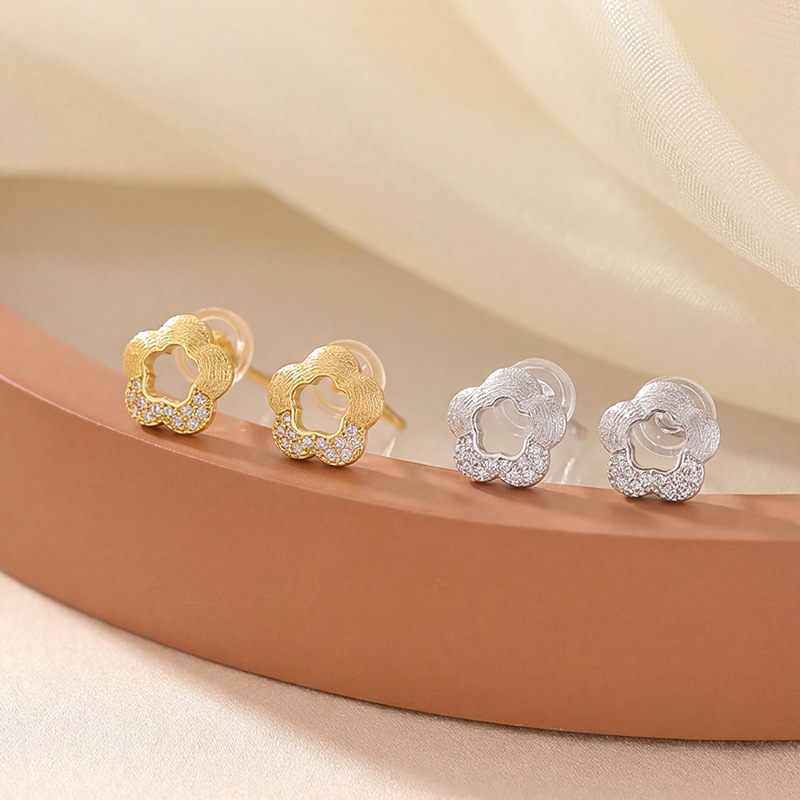 Bông tai stud bạc S925 mạ vàng hình hoa nhỏ thời trang — Loại bạc