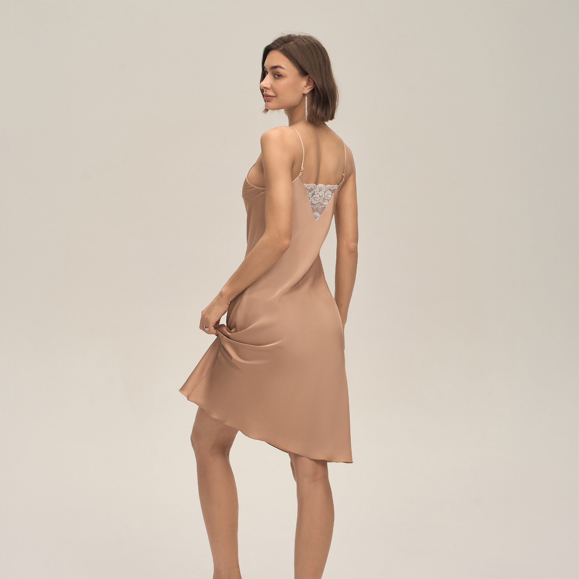 Nuevo pijama de mujer de verano satén chiffon ropa casera de encaje pectoral sexy cinturón vestido corto DQ3916