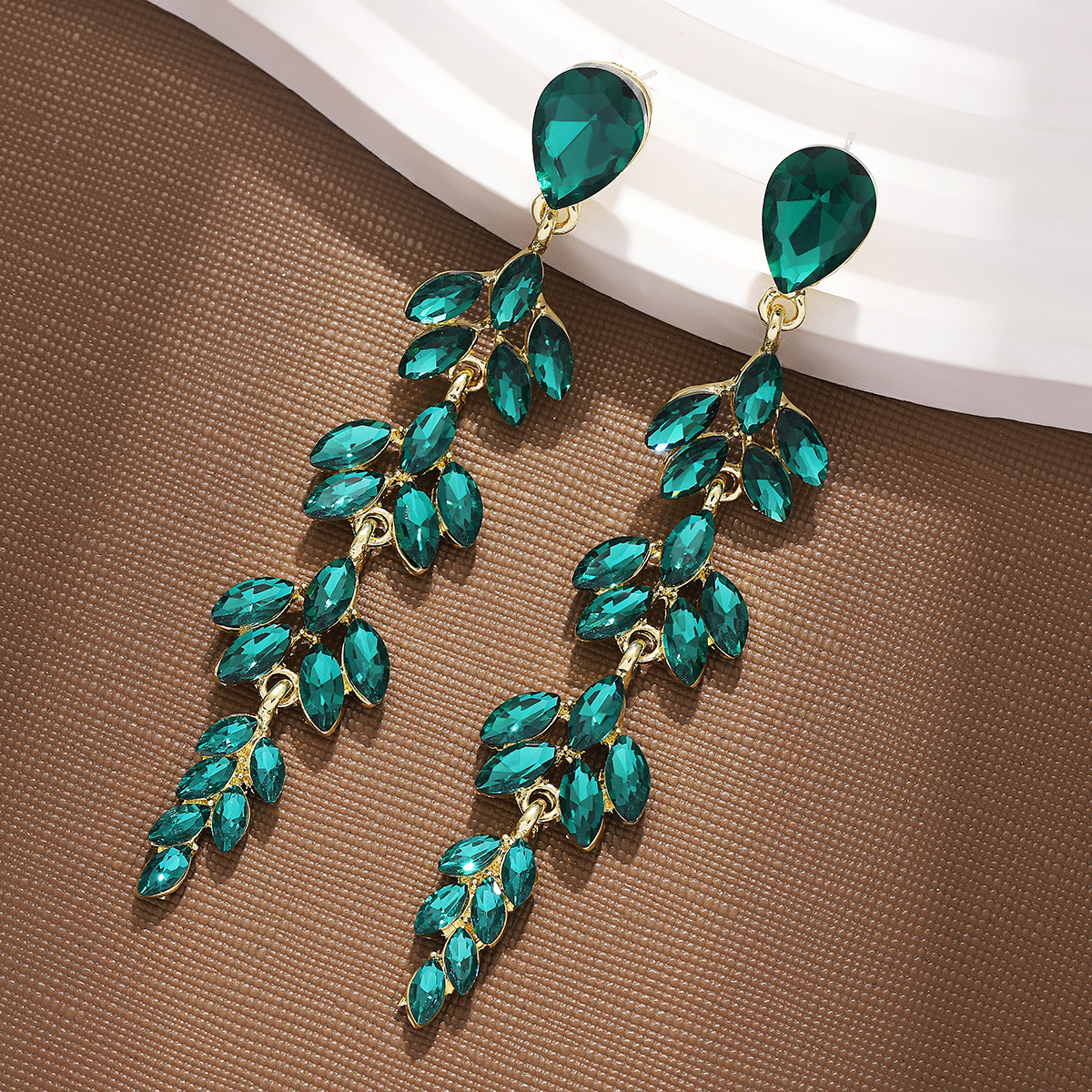 Casual Occasion 1 Pair Retro Leaf Alloy Rhinestones Drop Earrings
