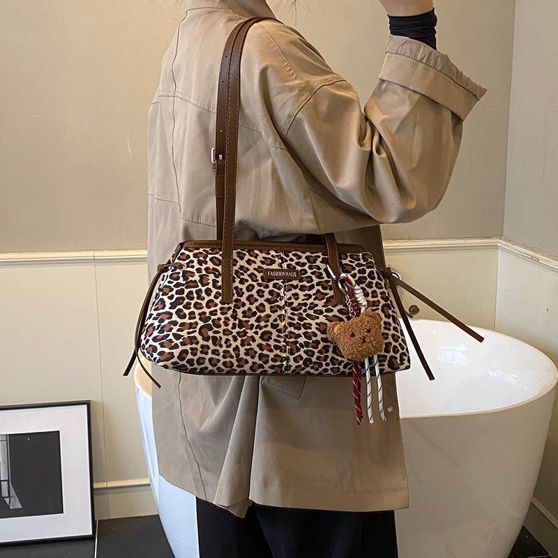 Invierno retro estampado leopardo hombro brazo bolso de gran capacidad para mujeres 2025 nueva bolsa de mano de viaje ocio