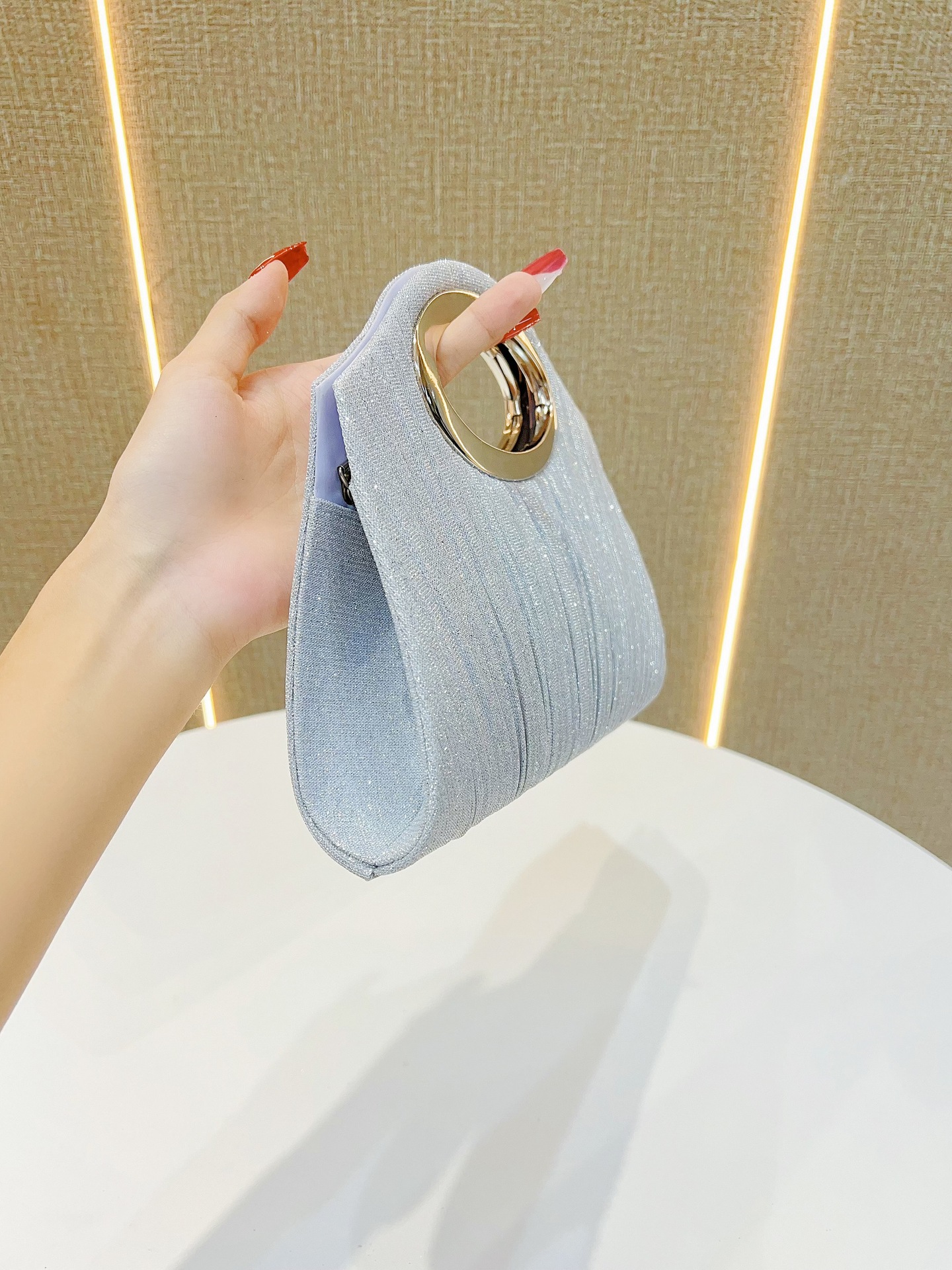 Nuevo bolso de banquete portátil plisado transfronterizo para damas, bolso de noche de boda romántica, bolso de vestido, bolso de cena de mensajero de un solo hombro