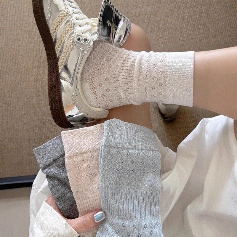 Hit the center bar!! Who knows this hollow-out flower moon socks_beautiful dizzy provoke! thin socks good for spring and summer