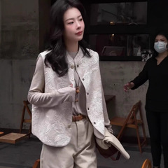 高級感ジャカードの外着のスーツのベストのカーディガンのコートの女性の朝と秋のタイプの新しい中国風のベストの上着