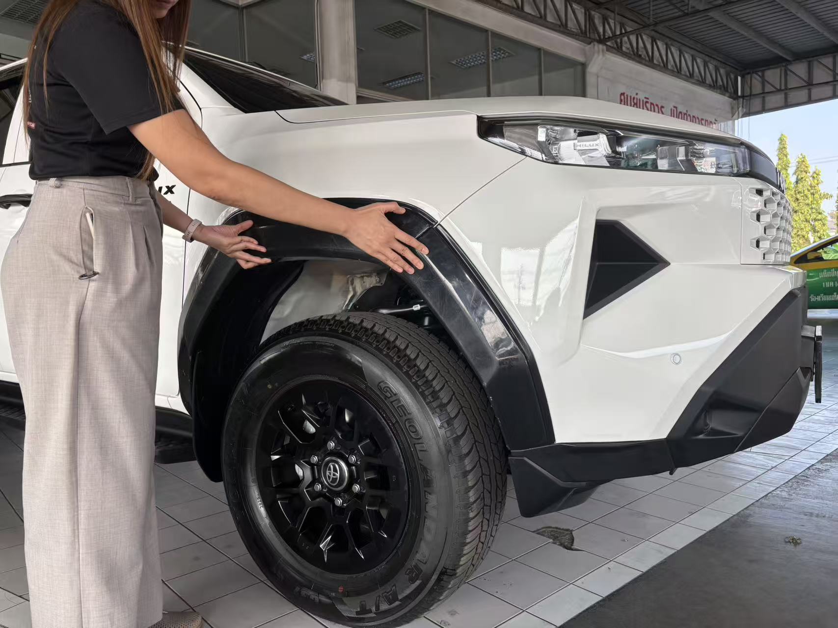 Hilux Travo Wheel Arches New Model 2026 Hilux 4-Door Travo Original Car Model Wheel Arches Special for the Car Black