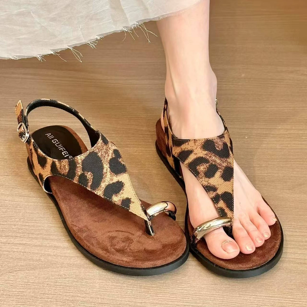 французский стиль! Женские сандалии на толстой подошве с леопардовым принтом и круглым носком, летние сандалии на плоской подошве с узором «елочка»