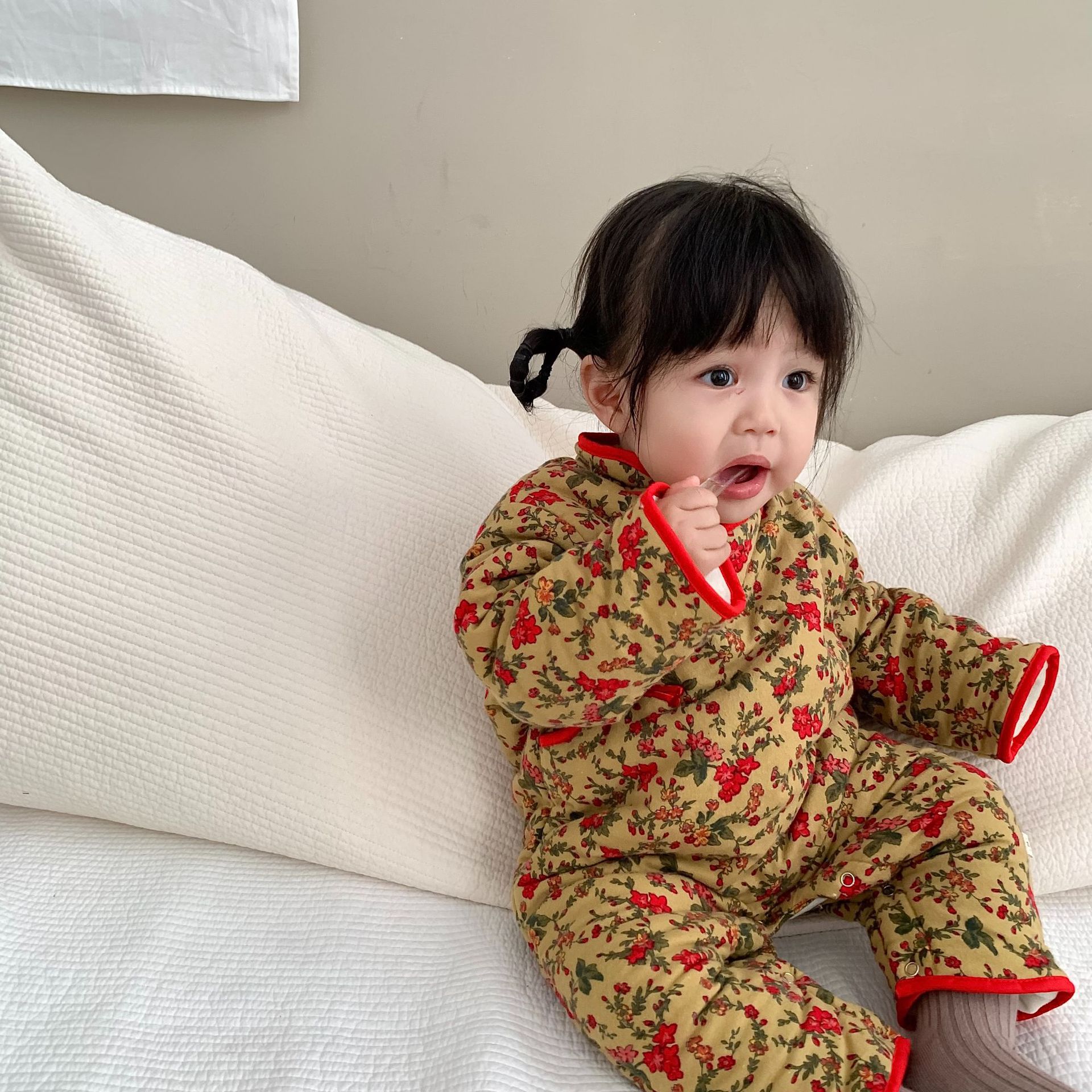 Ropa de invierno para niñas ropa de bebé 2023 ropa de otoño e invierno Ropa de niños coreanos ropa anual de bebé ropa acolchada de algodón image 6