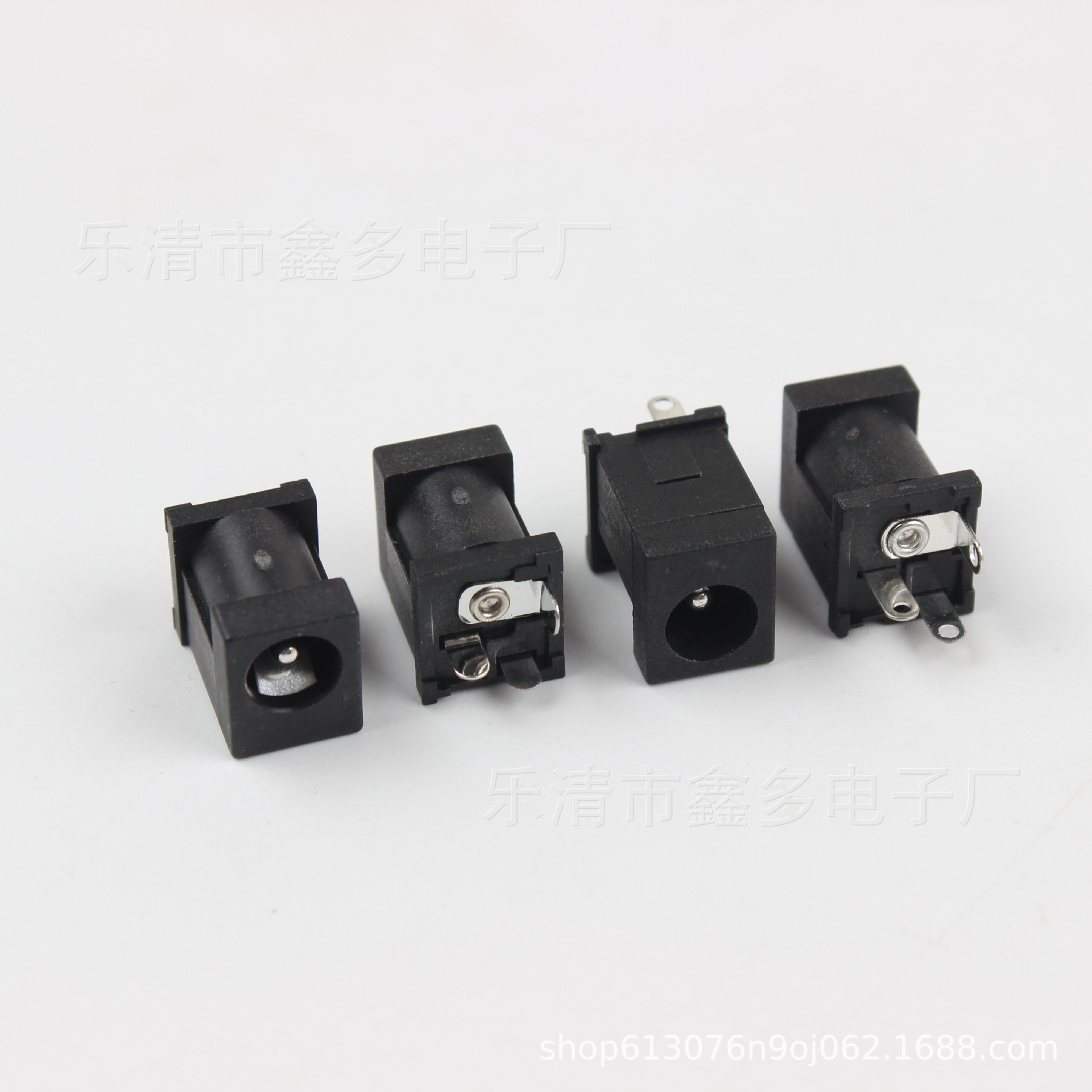 供应DC直流电源插座DC-012 三脚立式180度5521方孔直插母座