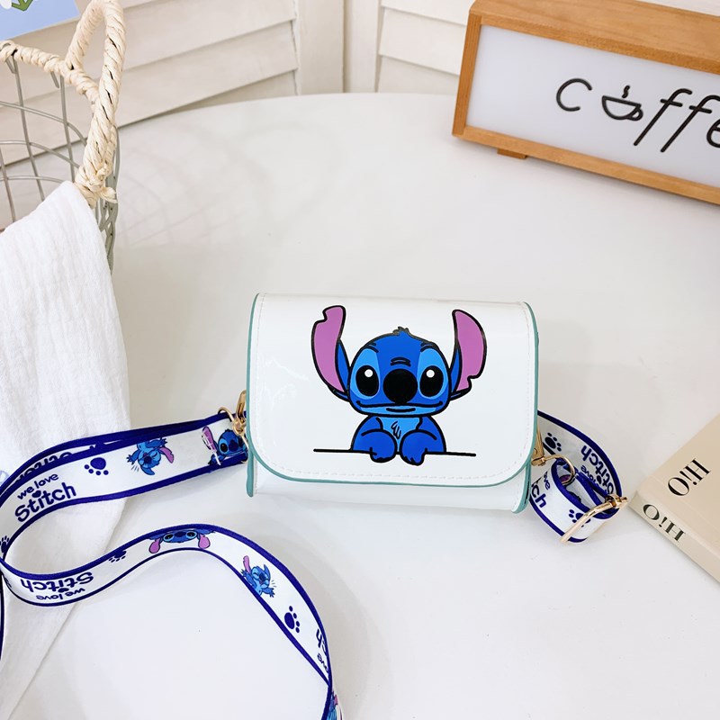 화이트 블루 스티치