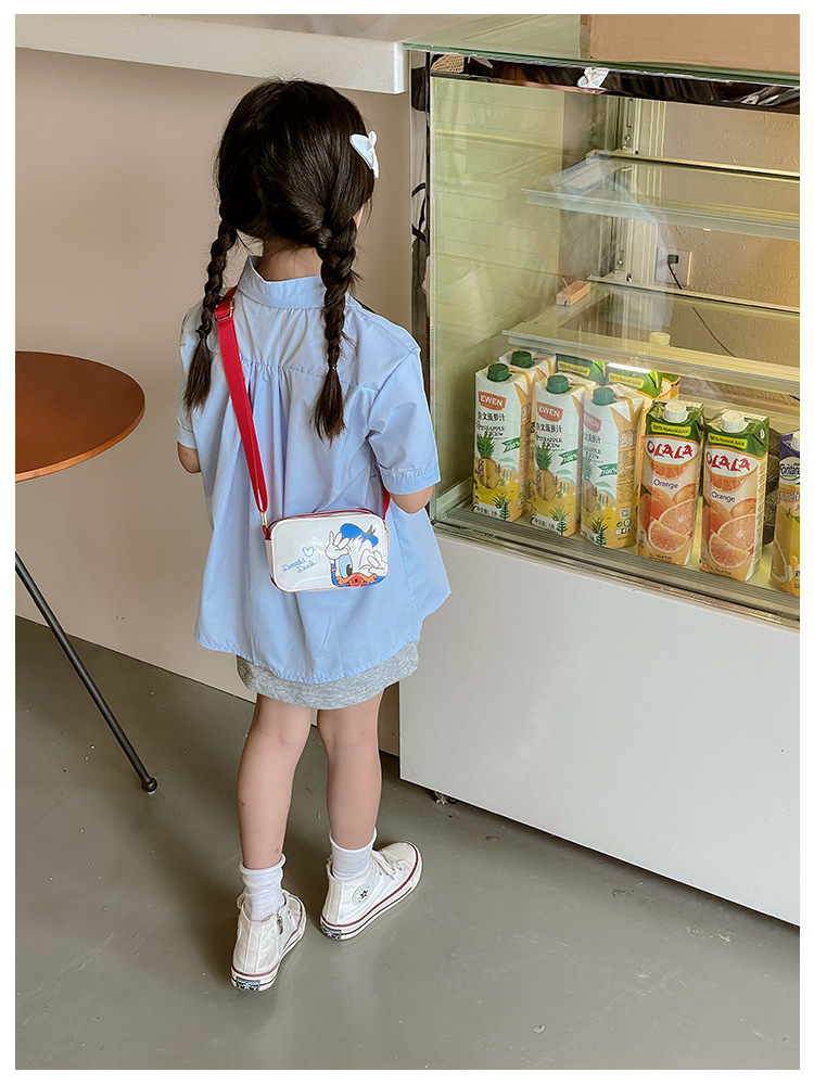 The 2025 new children's mobile phone bag is a trendy, fashionable, fresh, sweet, cartoonish, creative and simple single-shoulder crossbody bag for women undefined