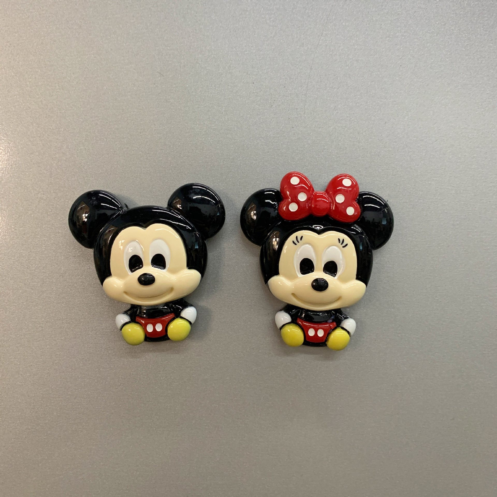 냉장고 자석의 만화 미키와 미니 쌍