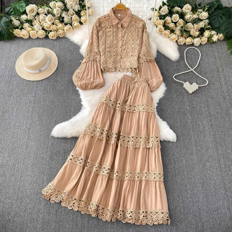 Zweiteiliges Damen-Set im koreanischen Stil: Zartrosa Bluse mit durchbrochener Spitze, Kragen und langen Ärmeln & hochgeschnittener, figurformender Rock_voghion.com