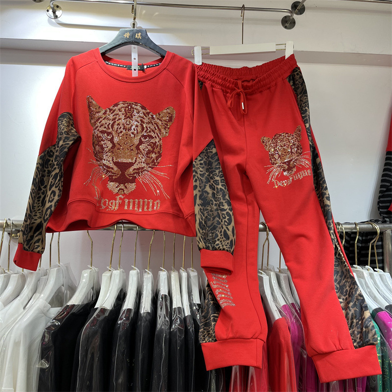 European and American Plus-Size Leopard Print Rhinestone Sports Suit for Women, Autumn New Long-Sleeve Pullover Sweatshirt and Long Pants Two-Piece Set Trendy