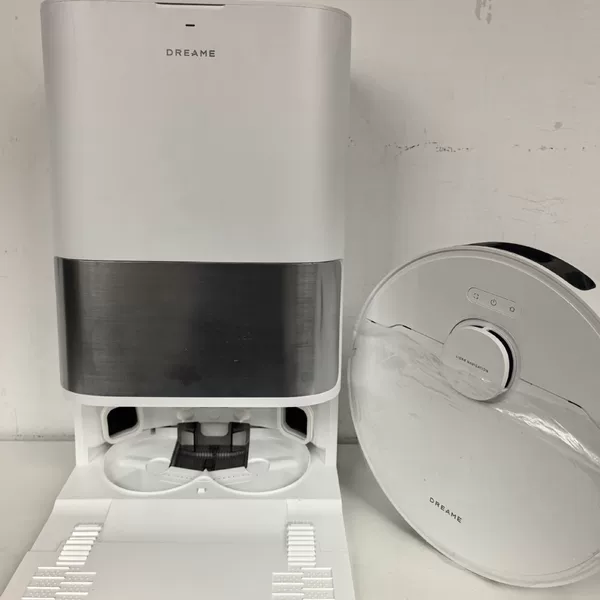 95% New Dreame D30Ultra Overseas Version Sweeping, Vacuuming, and Mopping All-In-One Robot