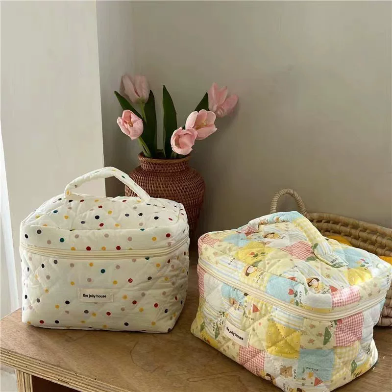 Fresh cute handheld capacious organizer bag for traveling