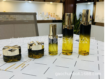 新款化妆品套装玻璃瓶(GS-25)