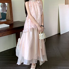 甘い初恋系のシックな花の袖のないベストの上着の超仙網の紗の半身のスカートの女性の夏の2つのセットはファッションを詰めます。