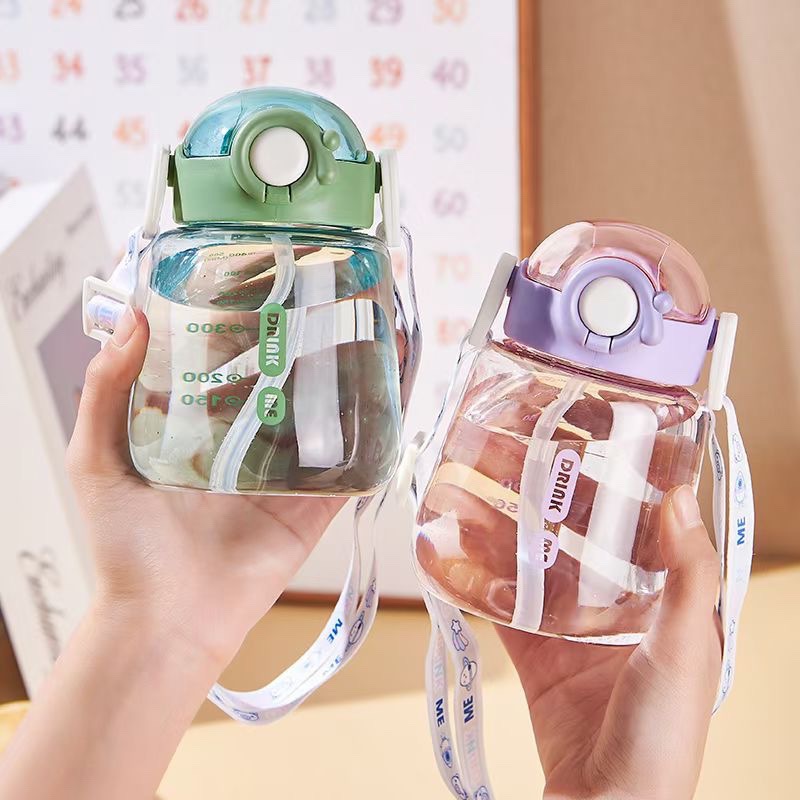 Nuevo vaso de plástico pequeño Nuevo estudiante taza de agua de gran capacidad deportes taza de agua actividad regalo taza portátil correa de agua taza
