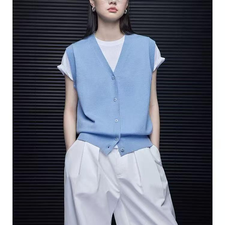 Moment Blue Knitted V-Neck Vest Cardigan for Women 2025 Spring and Autum New Style Sleeveless Fashionable Foreign Style Lazy Style
