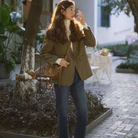 轻熟风感小众别致小香风秋冬同款西装外套女冬季加厚