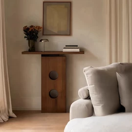 玄关;餐桌;换鞋凳