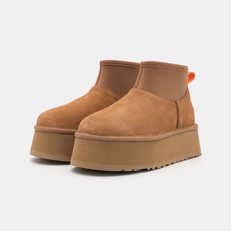 Estrellas con el mismo invierno de 2024 nuevo tipo de botas de fondo grueso de altura mini mini pieles de tubo corto una botas de nieve mujeres