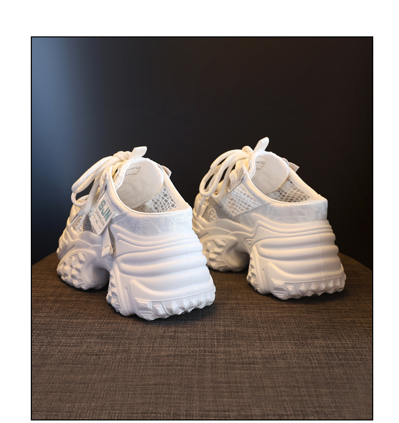 Giày sneaker nữ đế dày chunky thiết kế mũi trùm họa tiết thiên nga đen — màu trắng, bạc chi tiết 20