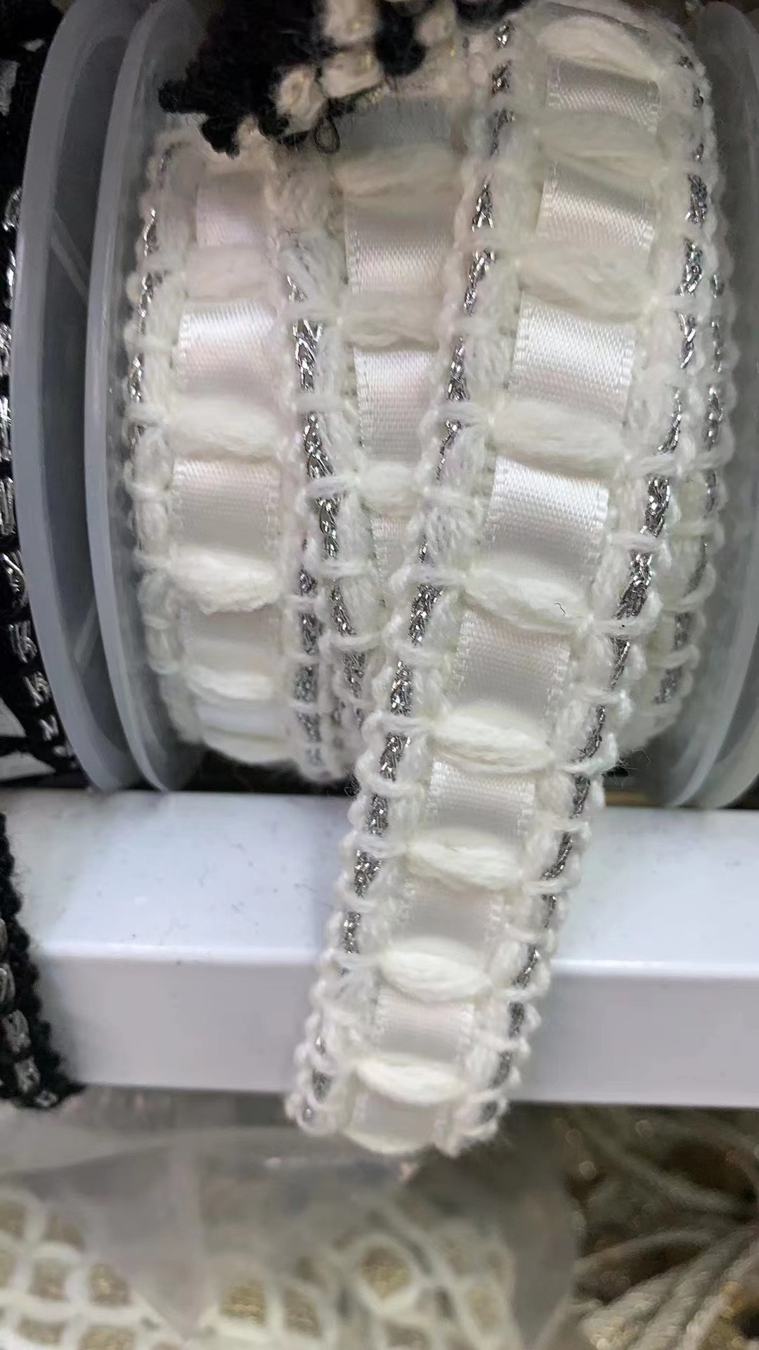 Fabricante en stock estilo coreano Chanel estilo cinta estilo étnico hecho a mano con cuentas encaje ropa DIY accesorios perla encaje