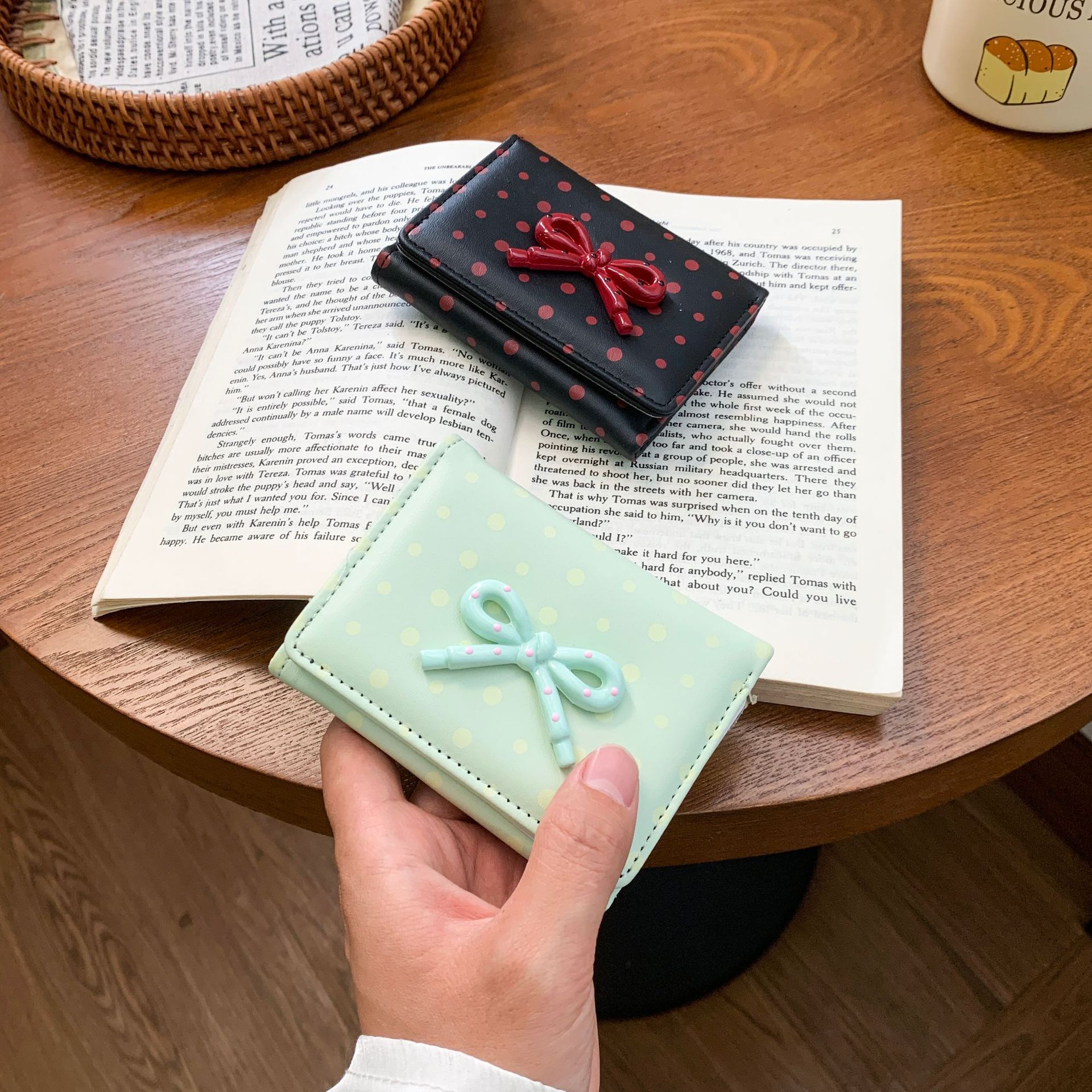 New Korean style bow-knot women's bag/card holder, exquisite, practical, simple, solid color, small and portable, in stock.