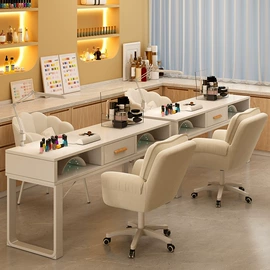 电脑桌;书柜;床头柜