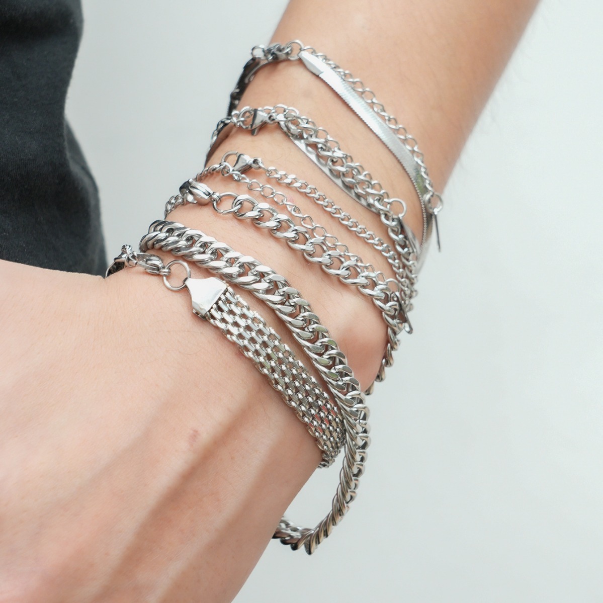 Tarptautinė europietiška ir amerikietiška madinga unisex dvigubo sluoksnio kubietiška plokščia gyvatės formos grandinėlė su dengta nerūdijančio plieno apyranke_voghion.com