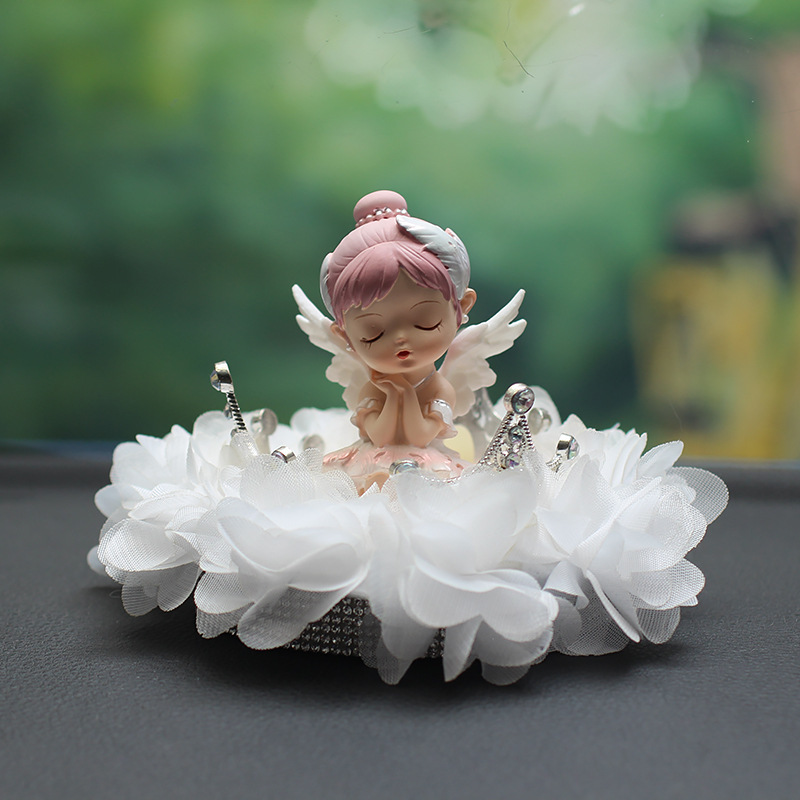 Accesorios para automóviles Adornos para automóviles Adornos para automóviles con incrustaciones de diamantes Accesorios para automóviles Bella Girl Pequeña princesa Corona de plumas de resina Modelo neto de red