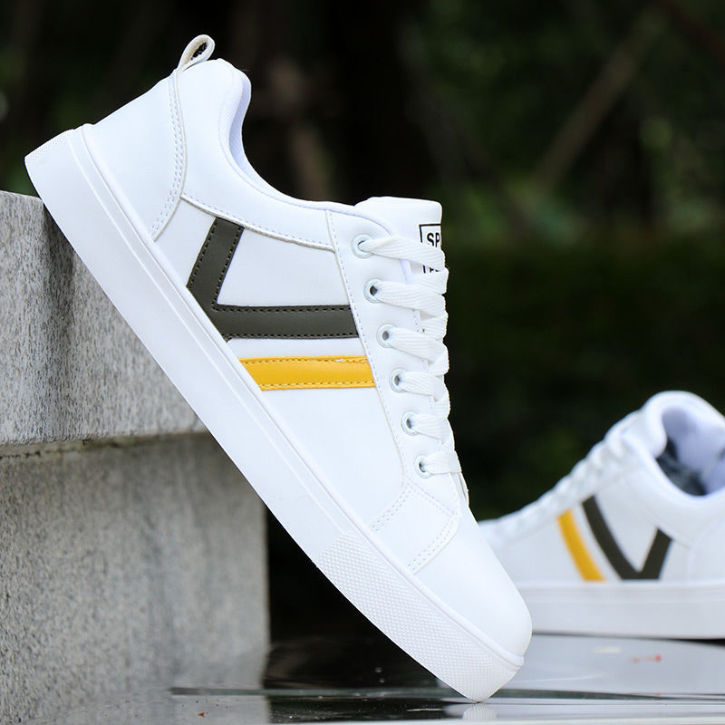 Pequeños zapatos blancos para hombres 2024 primavera nuevos zapatos para hombres tendencia zapatos casuales de todo fósforo zapatos deportivos bajos para hombres zapatos de moda para hombres