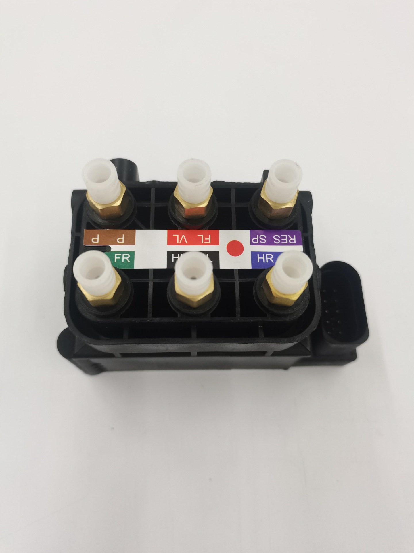 4F0616013 Distribution Valve Is Suitable for Audi A8D3A6C6 Phaeton 3D0616013 Bentley Gt Source Manufacturer