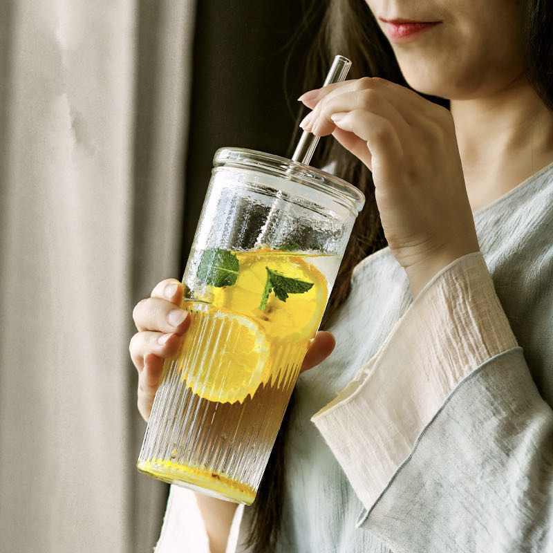 Taza de pajita de vidrio de viento ins con tapa Taza de agua resistente al calor engrosada de gran capacidad Taza de té con leche de café para niñas de alto valor