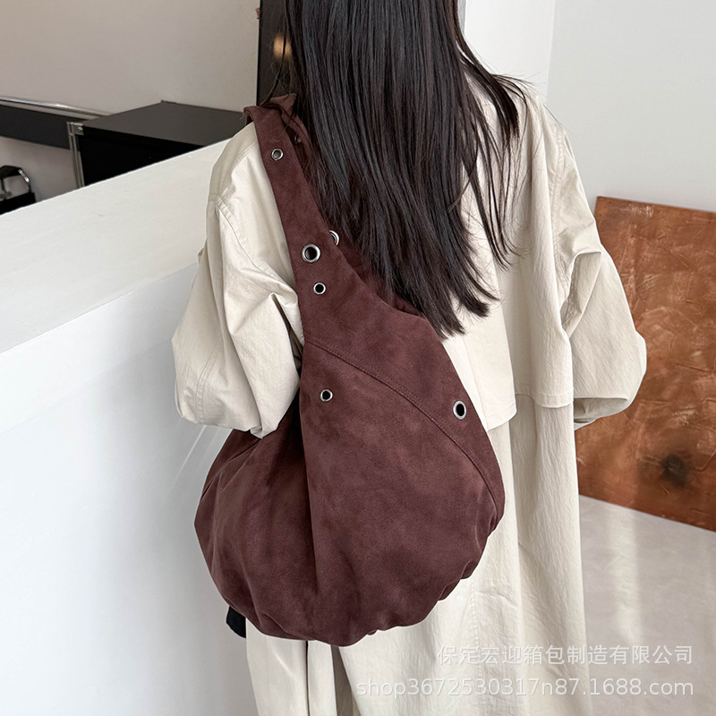 跨境批发简约休闲个性仿麂皮绒大容量手提包铆钉单肩托特包饺子包|undefined
