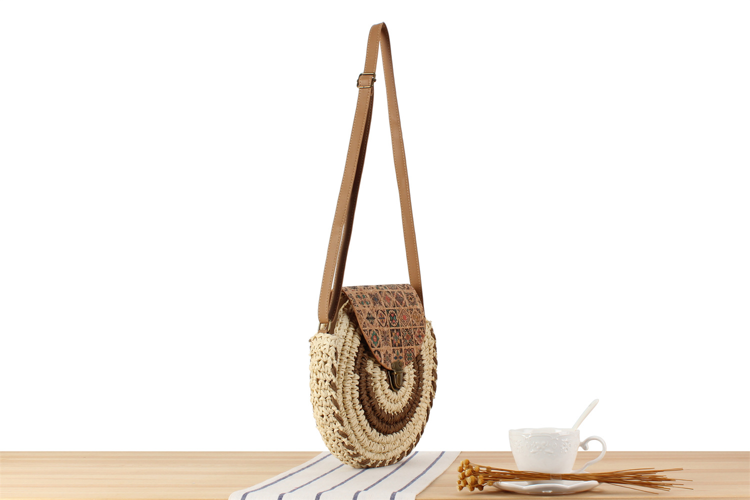 Flip Cover Closure Type Single Shoulder Strap Strap Type Women's Vacation Beach Solid Color Paper Shopping Bags